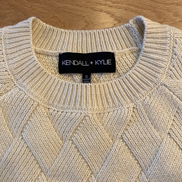 Kendall & Kylie Womens Cream Crew Neck Sweated with a Basketweave Pattern/Size S - Picture 6 of 10
